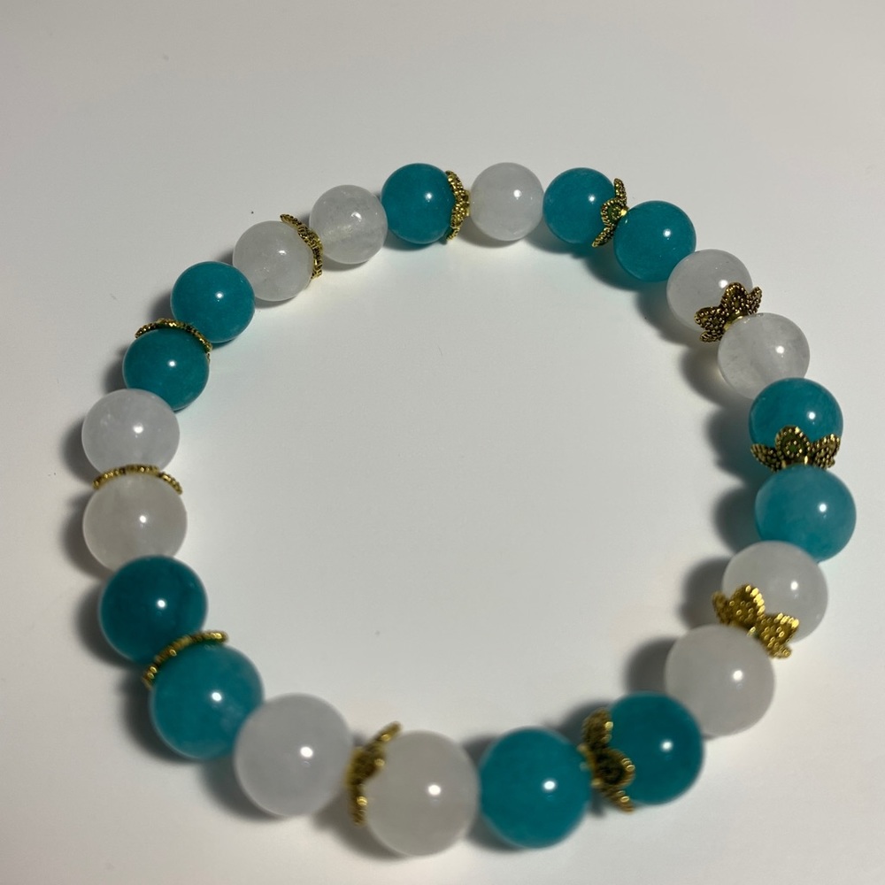 Blue & white w gold studs bracelet